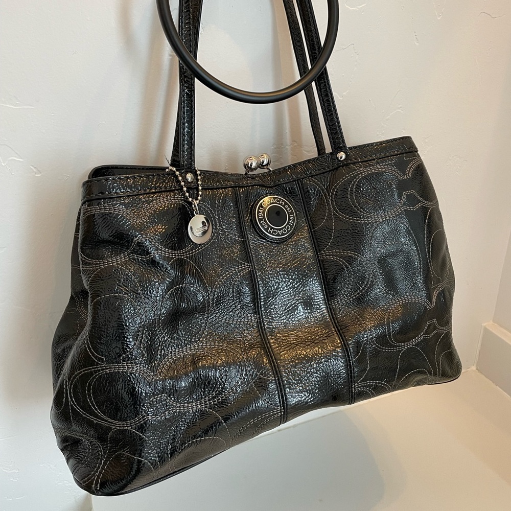 Coach Black Patent Leather Kisslock 3 Compartment Shoulder Bag, Purse, Tote